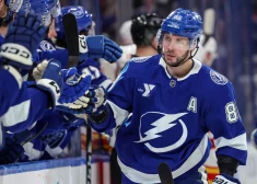 Zemgus Girgensona komandas biedrs Ņikita Kučerovs atzīts par NHL aizvadītās nedēļas labāko spēlētāju