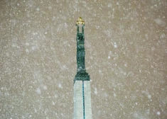 Otrdien Latvijā gaidāma snigšana un putenis; Kurzemē spēkā oranžais brīdinājums par vētru