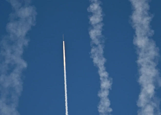 Ķīna militāro mācību laikā, simulējot blokādi, palaiž raķetes Taivānas virzienā