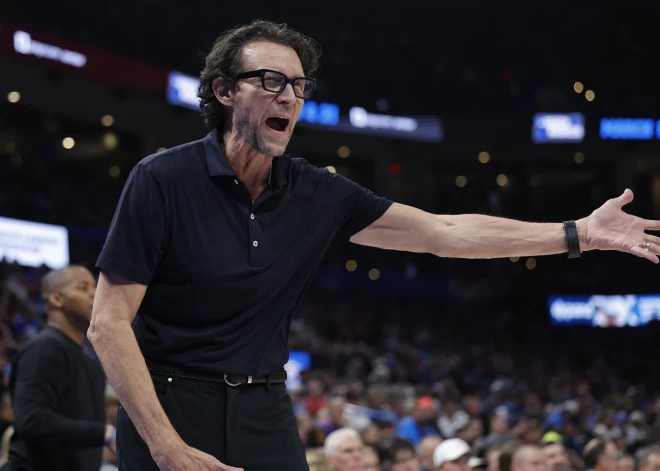 Spēlējot bez Porziņģa un citiem līderiem, Atlantas "Hawks" turpina grimt 