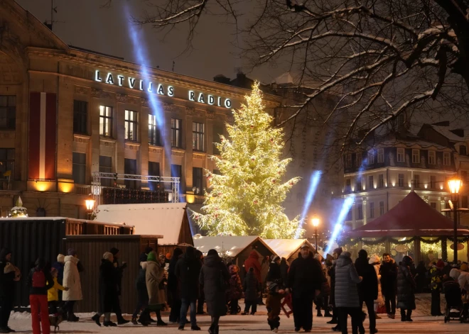 В новогоднюю ночь местами в Латвии обещают до -18, снежный покров может вырасти до 25 см