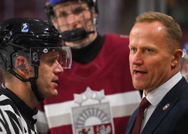 U-20 hokejistiem svarīgākā spēle grupā par tikšanu ceturtdaļfinālā pasaules čempionātā