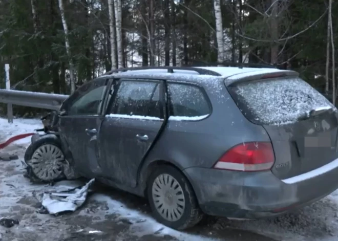 Смертельная авария в Огрском крае: непристегнутая пассажирка с заднего сиденья вылетела из салона