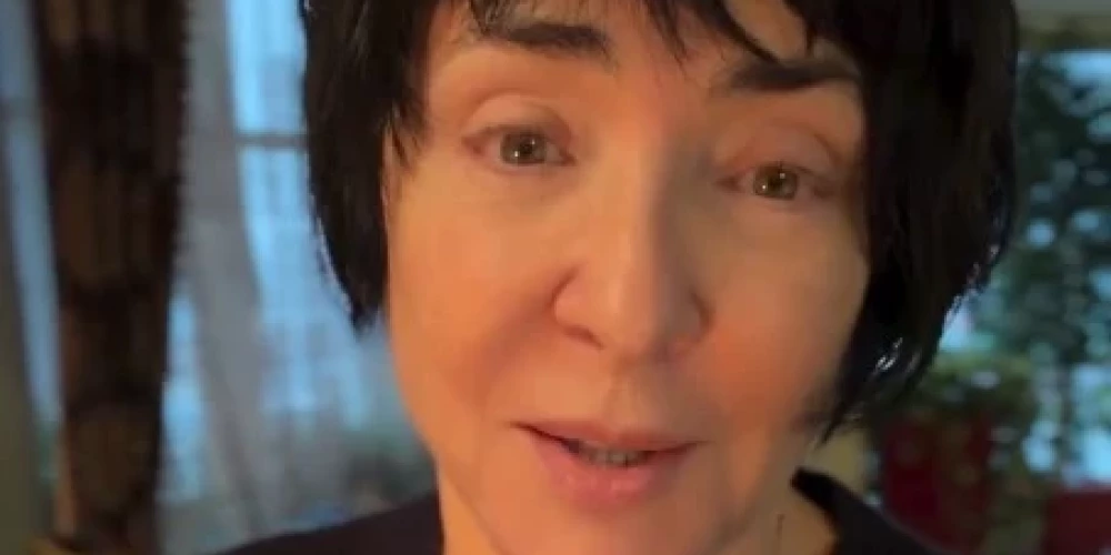 Лолите пришлось выкупить собственный концерт.