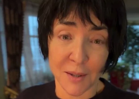 Лолите пришлось выкупить собственный концерт.