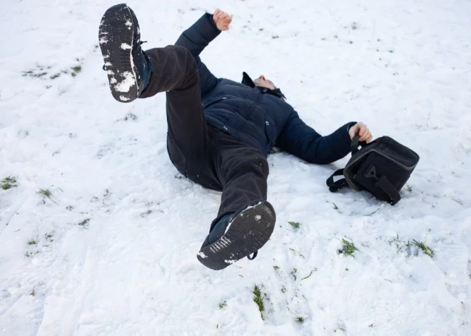 Жителей Латвии предупредили о возможных потерях для семейного бюджета, которые им угрожают на эти праздники