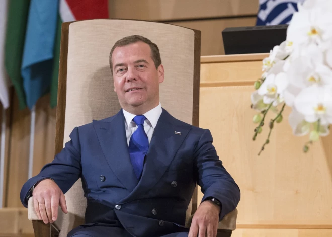 Medvedevs pastāsta, ko grib izdarīt ar Zelenska līķi