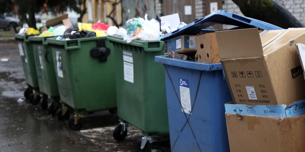 Atkritumu konteineri.