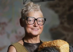 Ķoņu dzirnavu saimniece Mirdza Čākure katrā ēdienā liek pa šķipsniņai mīlestības