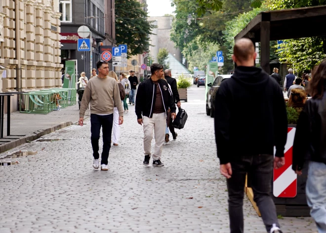 Rīgas pašvaldība nākamgad sola strādāt pie gājēju ielu maršruta izveides