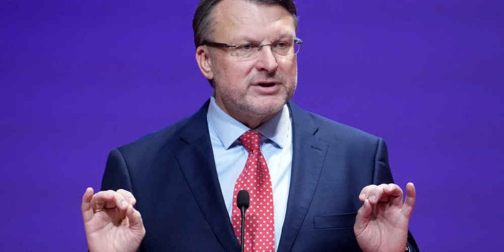 Отвечая на вопрос о том, за какого кандидата на пост премьер-министра они бы проголосовали, 17,2% респондентов указали Айнара Шлесерса.