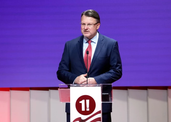 Šlesers vēl vairāk nostiprinās premjeru reitingos