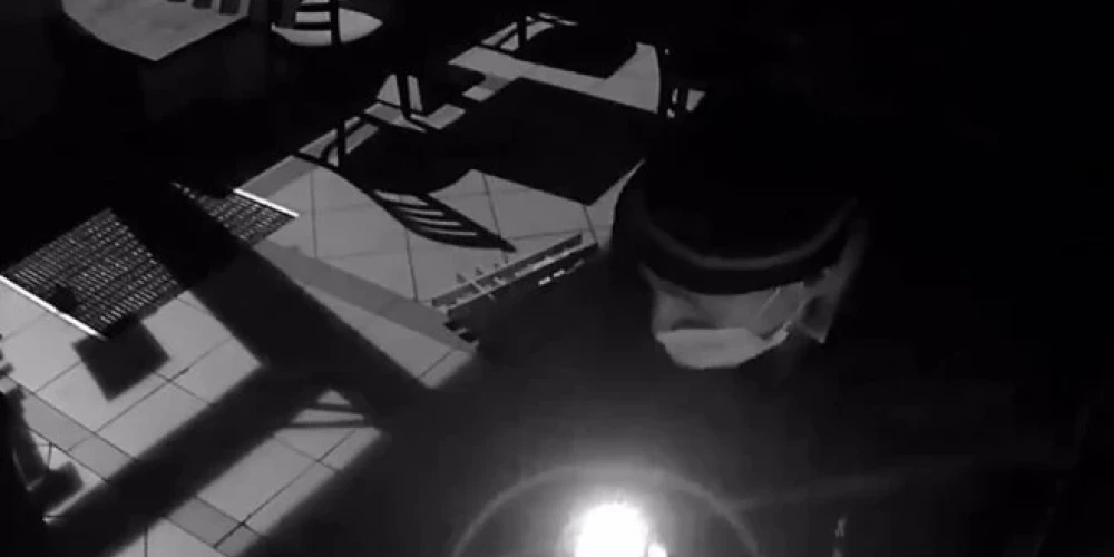 Abas automašīnas nozagtas Rīgas reģionā.