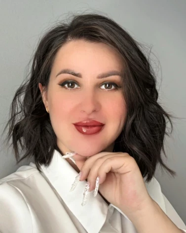 Рижанка Алиса Борисова, обладательница десятка золотых медалей на престижнейших международных чемпионатах - от Hollywood Briliant Beauty Cups до Global Nail Championship Kazakhstan.