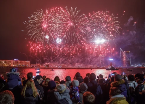 Rīgā Jaunā gada sagaidīšanas ballītes notiks sešos laukumos, kur varēs baudīt gan muzikālus priekšnesumus, gan svinīgas uzrunas.