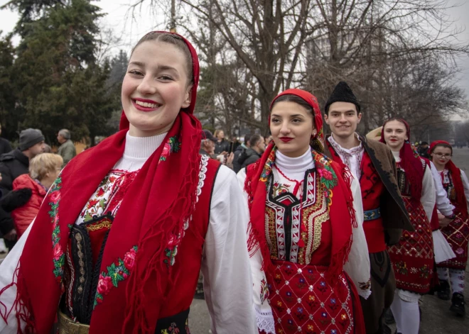 Pusnaktī eirozonai pievienosies vēl kāda Eiropas valsts