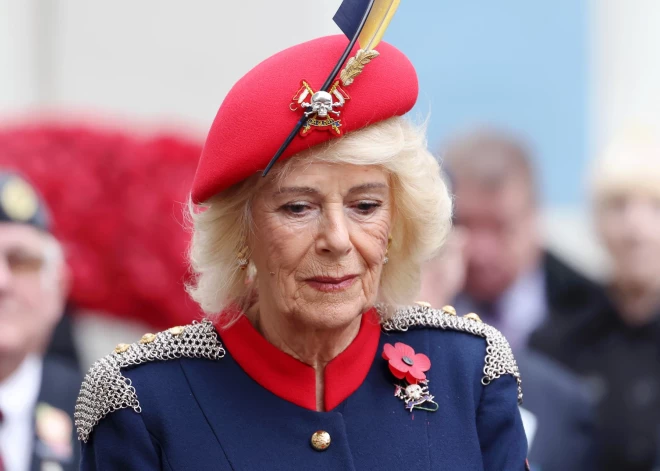 Karaliene Kamilla pirmo reizi atklāti stāsta par vardarbību, ko piedzīvojusi pusaudža gados