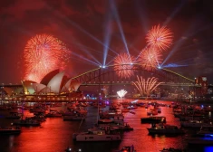 ВИДЕО: Новая Зеландия и Австралия встретили 2026 год грандиозными фейерверками