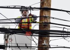 Valsts "nogriež" atbalstu: daļai mājsaimniecību no šodienas dārgāka elektrība