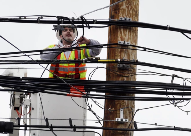Valsts "nogriež" atbalstu: daļai mājsaimniecību no šodienas dārgāka elektrība