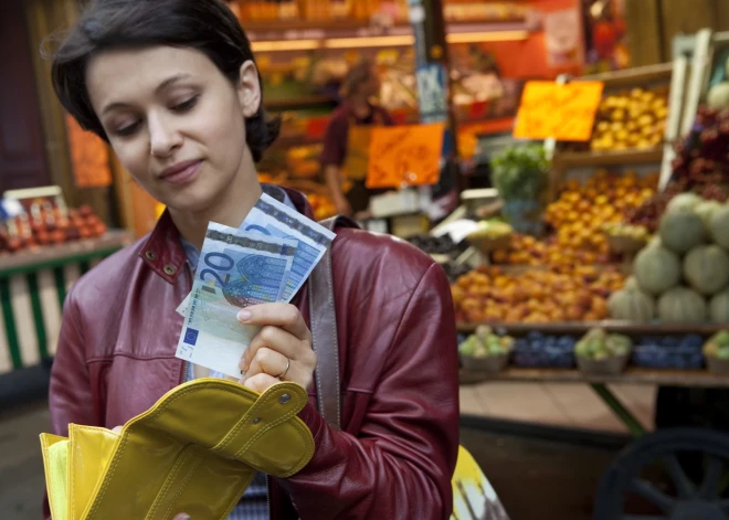 В Латвии повышают размер гарантированных алиментов на ребенка