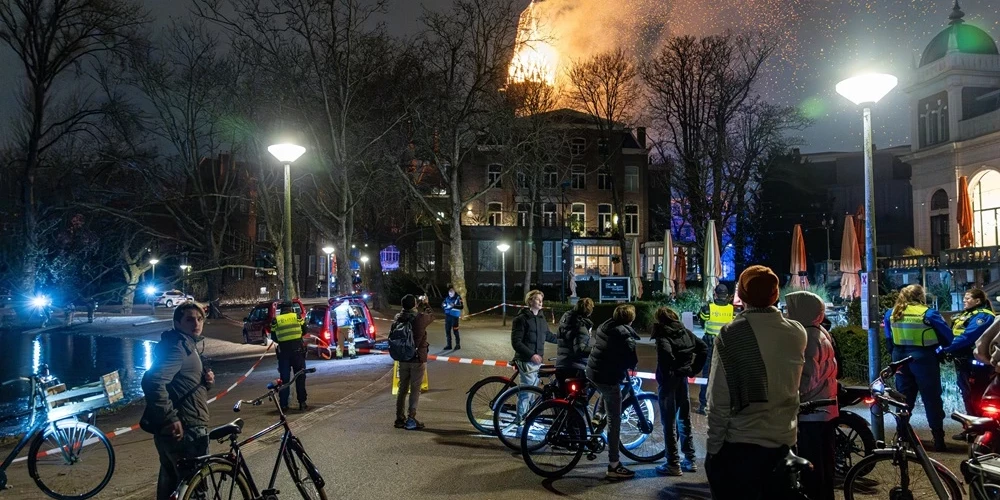 Церковь сгорела быстро.