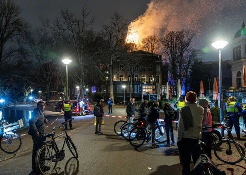 Церковь сгорела быстро.