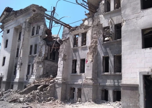 Так Мариупольский театр выглядел летом 2022 года.