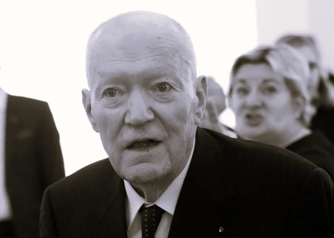 Муж Вайры Вике-Фрейберги скончался в возрасте 91 года