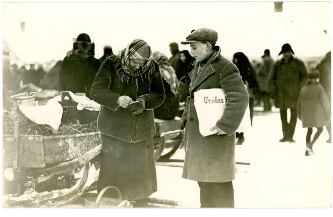 Jau sen aizmirsti laiki, kad vietējās avīzes Ventspils tirgus laukumos piedāvāja avīžpuikas.