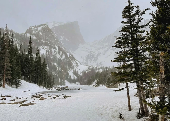 Pārgājiena dalībnieki Kolorādo kalna takā atrod sievietes līķi