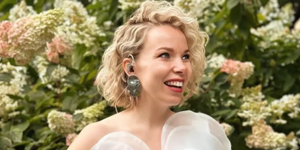 Dziedātājas Ievas Sutugovas ģimenē svētkos ienācis jauns prieks – pasaulē nākusi meita Rota.