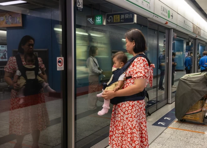 Ķīna nolēmusi palielināt dzimstību neierastā veidā