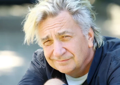 Режиссер Андрей Экис предлагает демонтировать лишь часть железных дорог на границе с Россией.