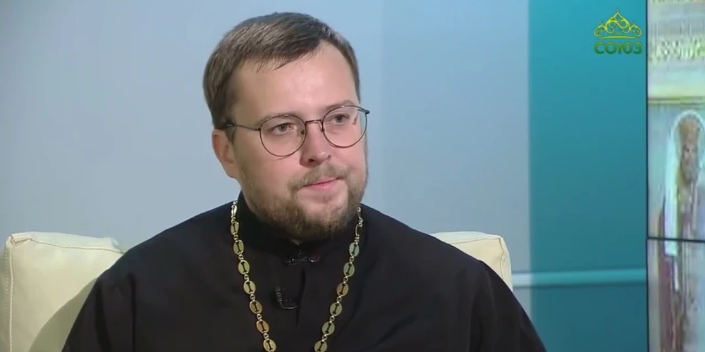 Krievu pasaules ideologs, Līvānos dzimušais Romāns Koļesņikovs ir nerets viesis Krievijas pareizticīgajos telekanālos.