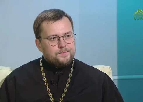 Krievu pasaules ideologs, Līvānos dzimušais Romāns Koļesņikovs ir nerets viesis Krievijas pareizticīgajos telekanālos.