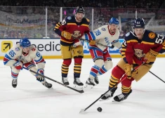 Balinskis ar "Panthers" zaudē NHL mačā zem atklātas debess