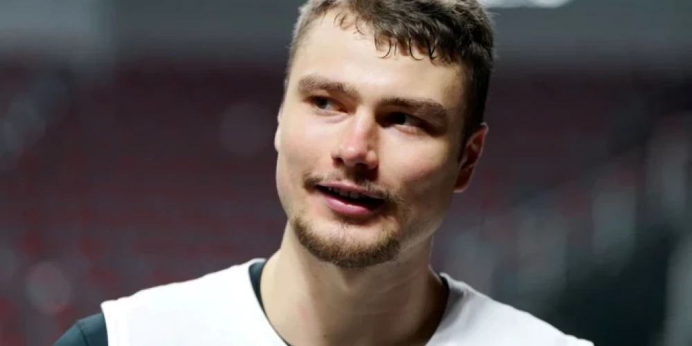 Latvijas basketbolists Krišs Helmanis sestdien guva astoņus punktus Adrijas līgas mačā un sekmēja Novo Mesto "Krka" komandas uzvaru.