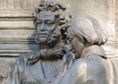 Пушкина - убрать, а вот Гоголя можно оставить, считает латвийский журналист и писатель.