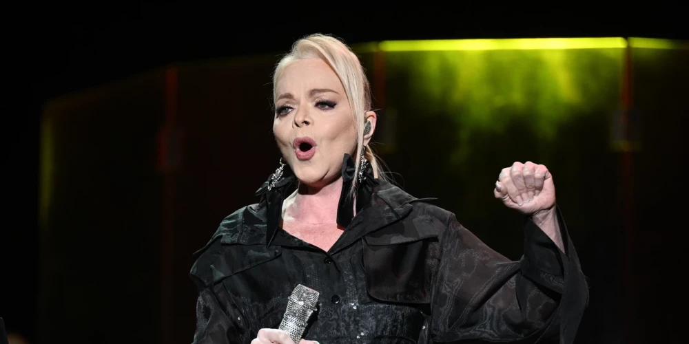 Лариса Долина.