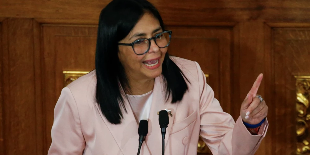 Venecuēlas Augstākā tiesa sestdien iecēlusi viceprezidenti Delsiju Rodrigesu par pagaidu prezidenti.