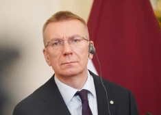 Valsts vadība un sabiedrībā zināmi cilvēki pauž līdzjūtību par rakstnieces Noras Ikstenas aiziešanu mūžībā