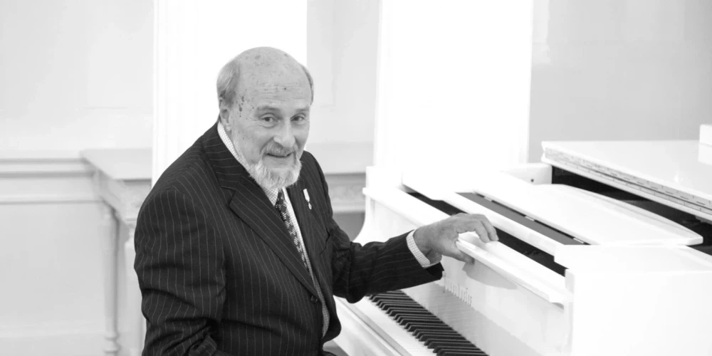 Композитор и основатель группы Eolika Борис Резник ушел из жизни 31 декабря 2025 года. Резник является автором более чем 100 песен, ставших неотъемлемой частью золотого фонда латвийской эстрадной музыки.