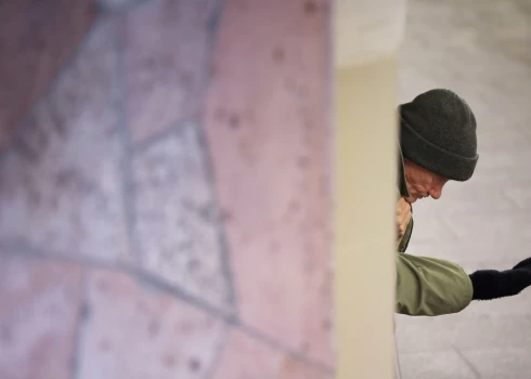 Latvijā nabadzības riskam 2024. gada beigās bija pakļauti 24,7% iedzīvotāju