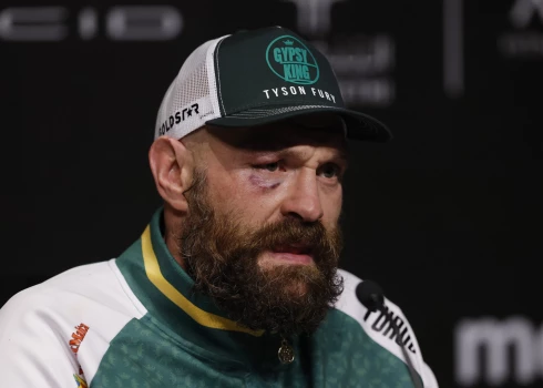 Taisons Fjūrijs pēc zaudējuma Oleksandram Usikam arī revanša cīņā