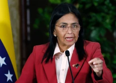 Venecuēlas armija samierinās ar Maduro aizvešanu uz ASV un atzīst Delsiju Rodrigesu par pagaidu prezidenti