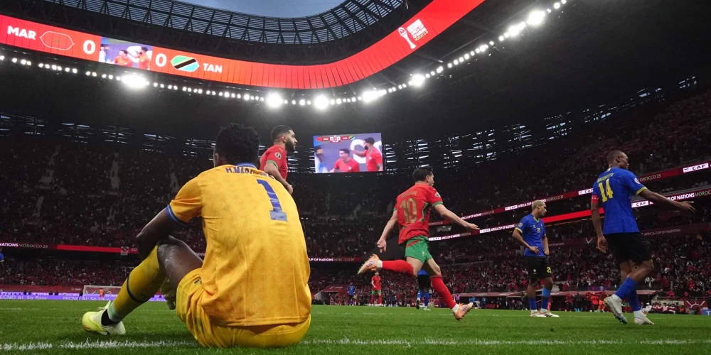 Tanzānijas vārtsargs saskumis pēc vārtu zaudējuma spēlē pret Maroku