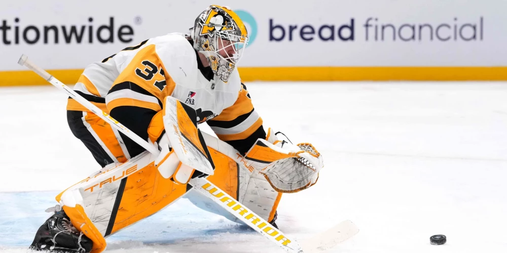 Artūrs Šilovs spēlē pret Kolumbusas "Blue Jackets".