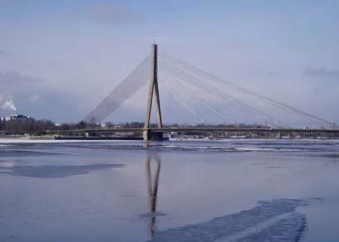 Реконструкция Вантового моста в Риге уперлась в спор по закупке.