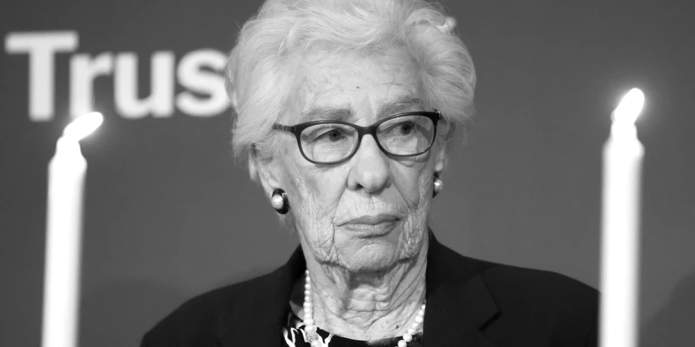 96 gadu vecumā Londonā mirusi holokausta izdzīvotāja Eva Šlosa.